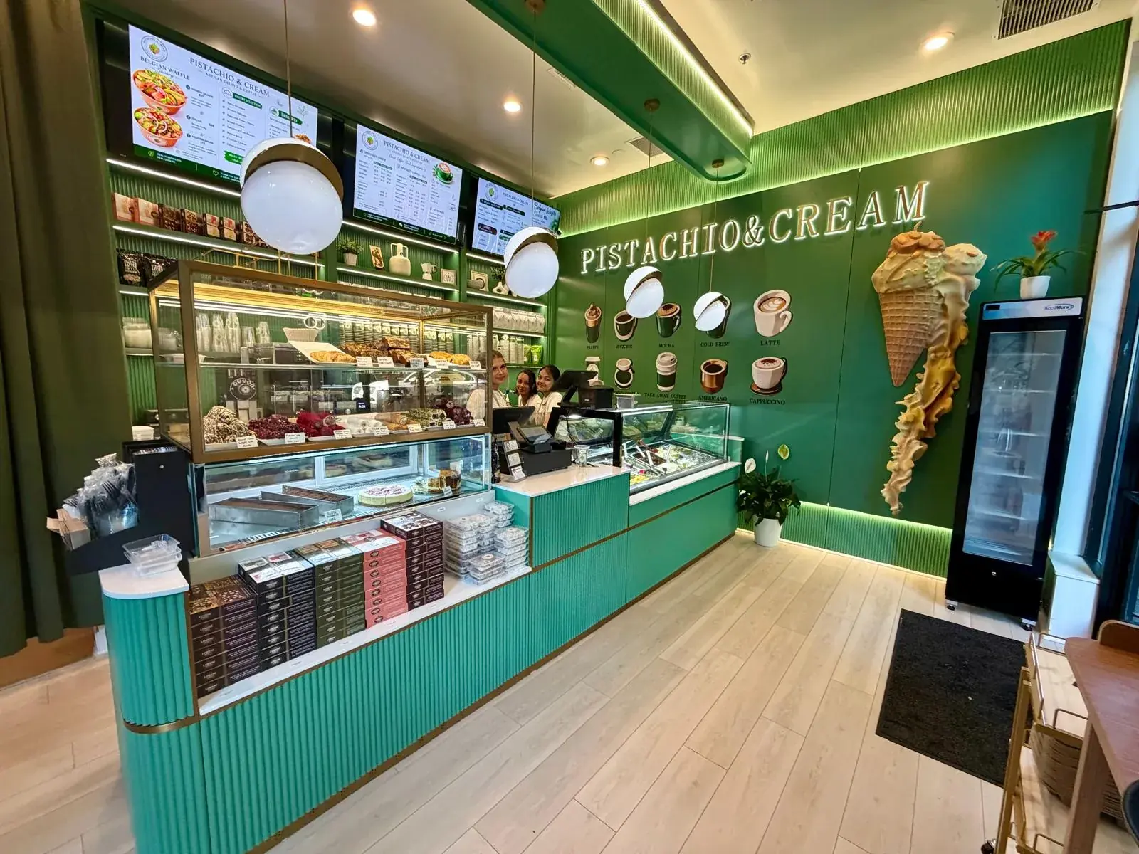 The counter and gelato case inside Pistachio & Cream